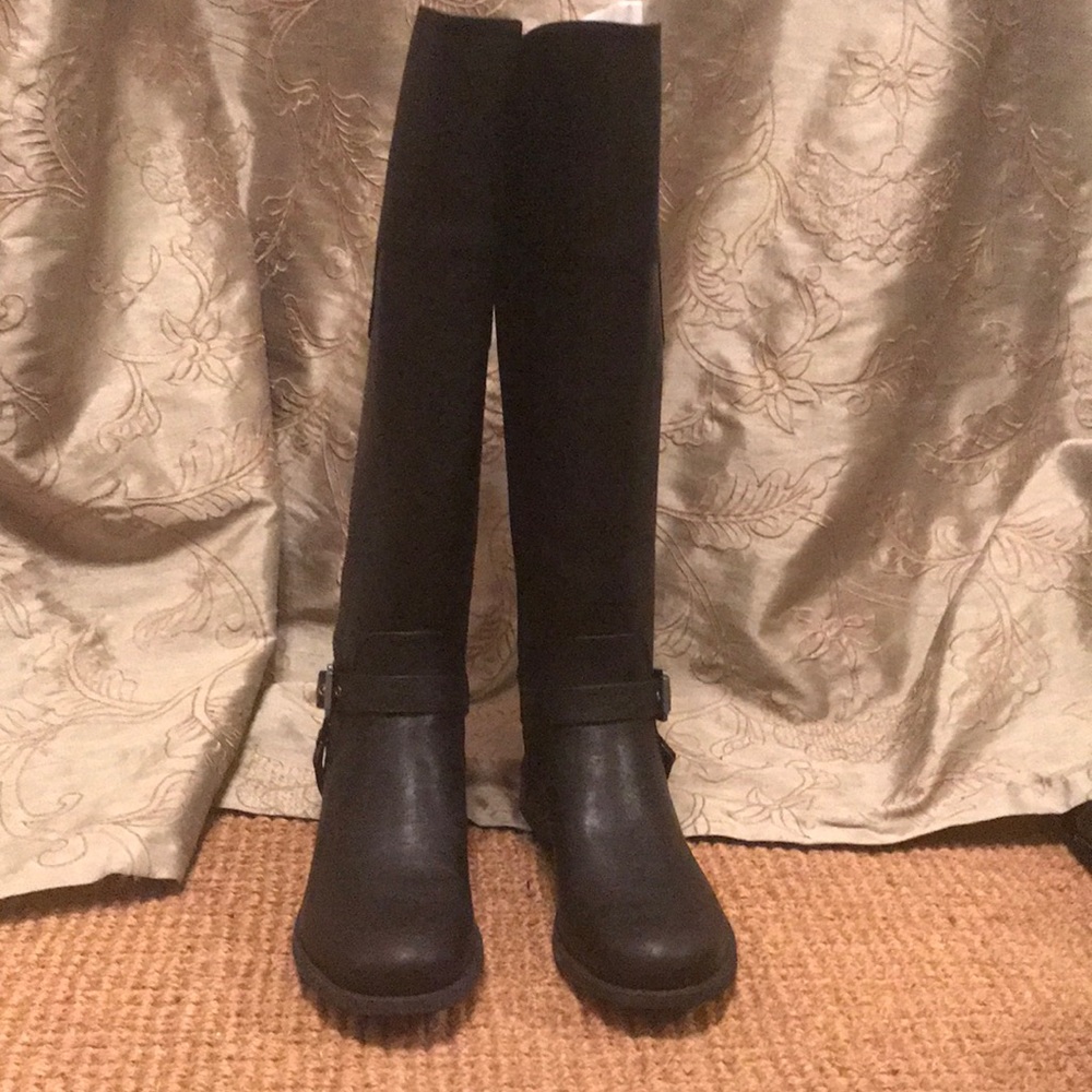 ‼️SOLD‼️Guess Boots - Picture 2 of 8